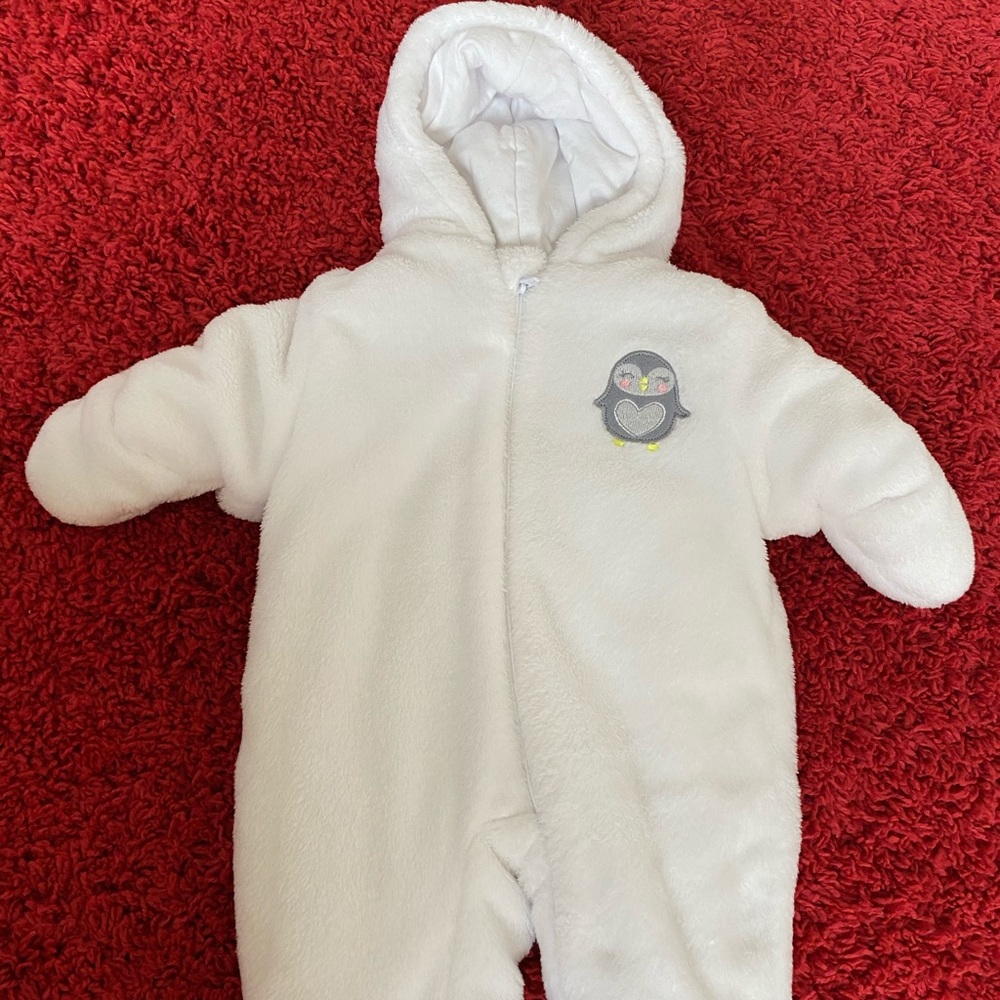 Babies warm white fuzzy bodysuit for snow